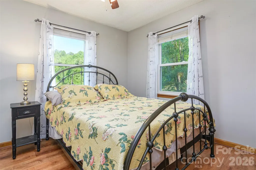 12 Mid Court Drive Asheville NC 28804