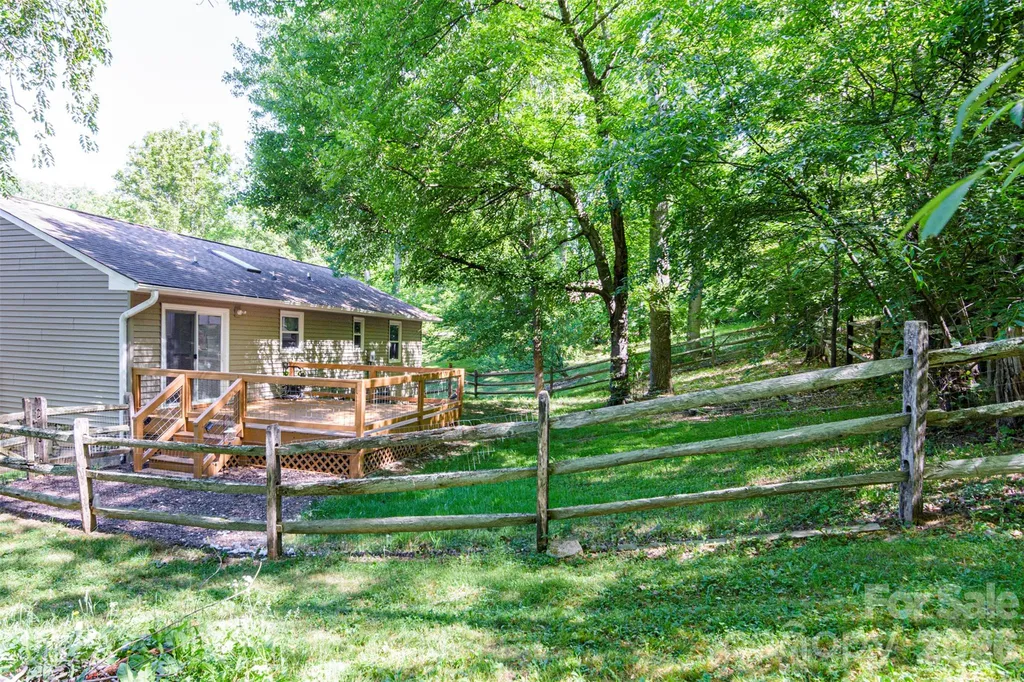 12 Mid Court Drive Asheville NC 28804