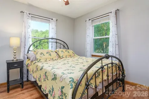 12 Mid Court Drive Asheville NC 28804