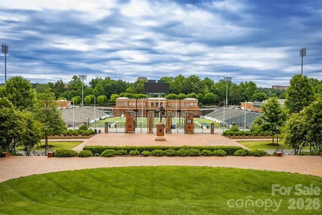 4142 Vallhorn Lane Charlotte NC 28213