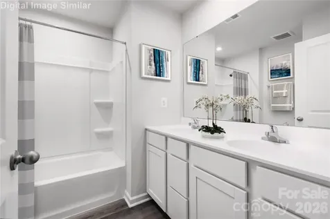 4142 Vallhorn Lane Charlotte NC 28213