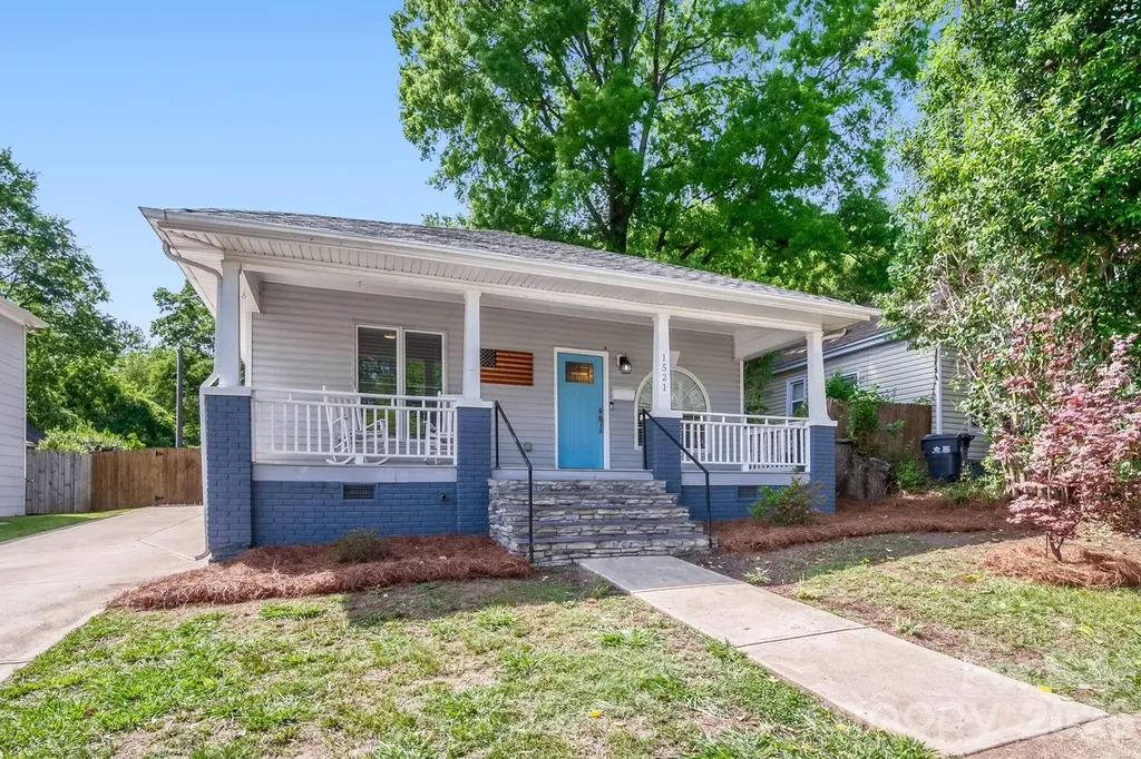 1521 Hawthorne Lane Charlotte NC 28205