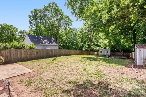 1521 Hawthorne Lane Charlotte NC 28205