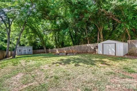 1521 Hawthorne Lane Charlotte NC 28205