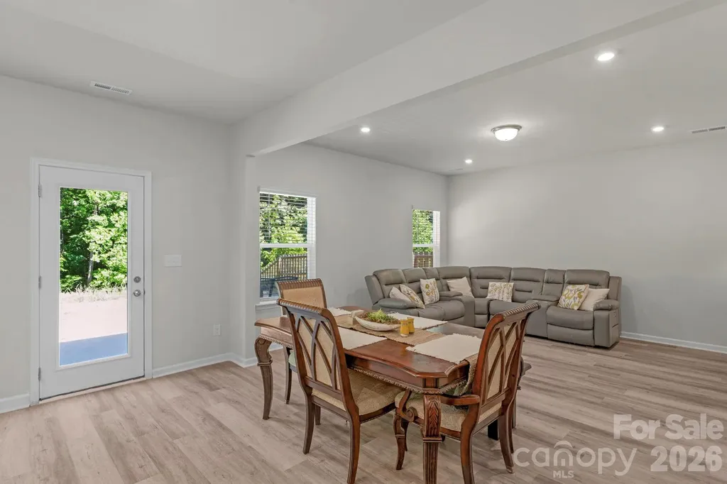6028 Gala Lane Charlotte NC 28215