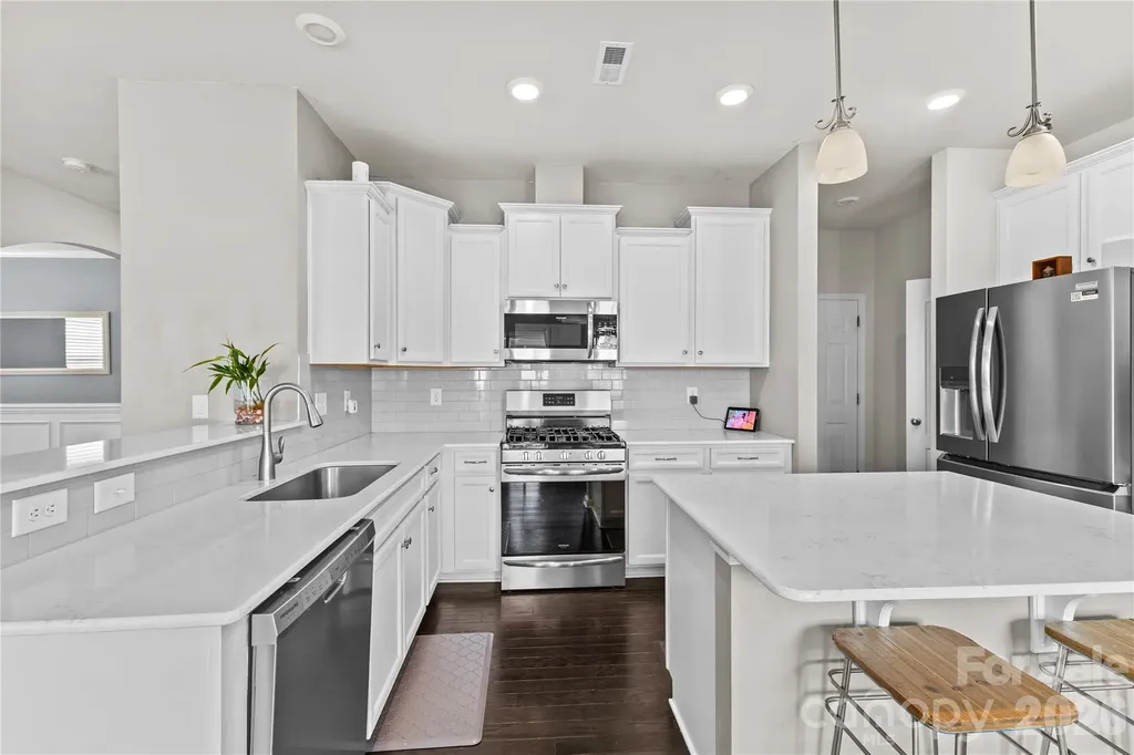 16016 Harbor Hill Drive Charlotte NC 28273