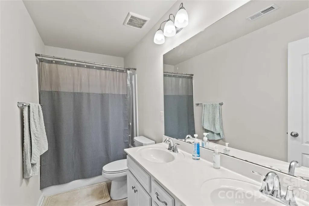 16016 Harbor Hill Drive Charlotte NC 28273