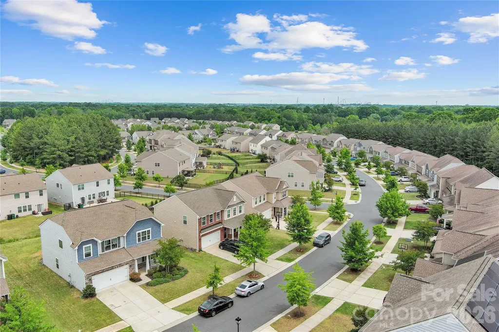 16016 Harbor Hill Drive Charlotte NC 28273