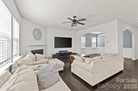 16016 Harbor Hill Drive Charlotte NC 28273