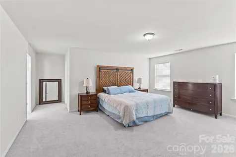 16016 Harbor Hill Drive Charlotte NC 28273