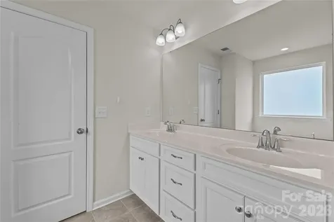16016 Harbor Hill Drive Charlotte NC 28273