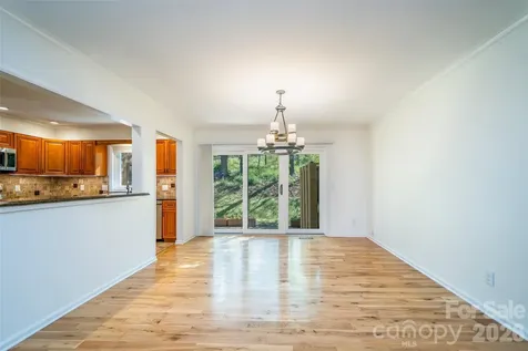 12 Pebble Creek Drive Asheville NC 28803
