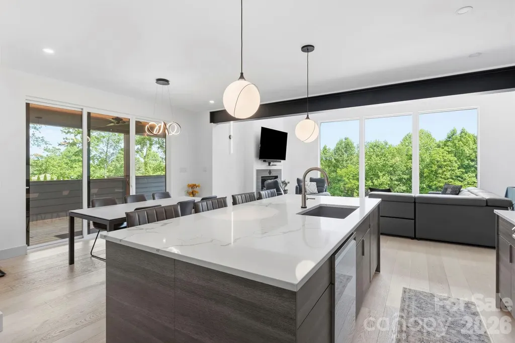 22 Lara Drive Mills River NC 28759