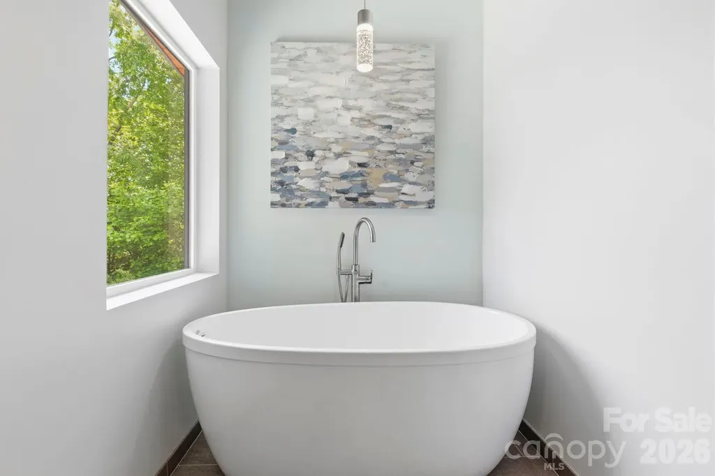 22 Lara Drive Mills River NC 28759