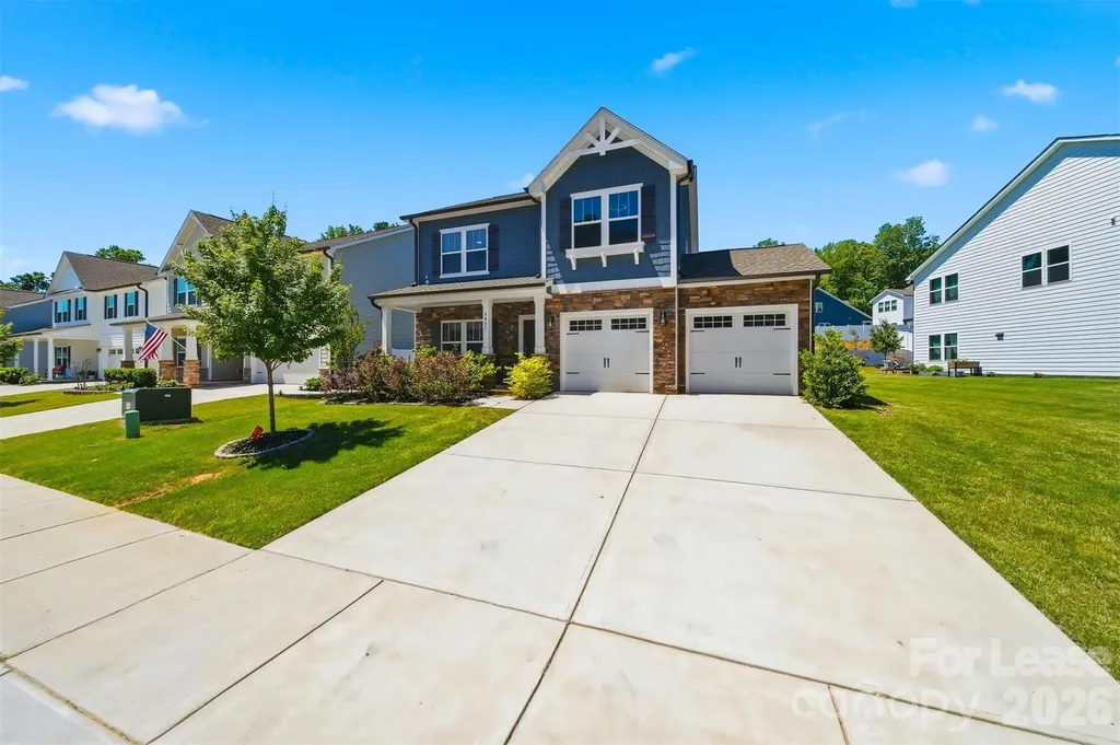 5041 Mooreland Oaks Way Mount Holly NC 28120