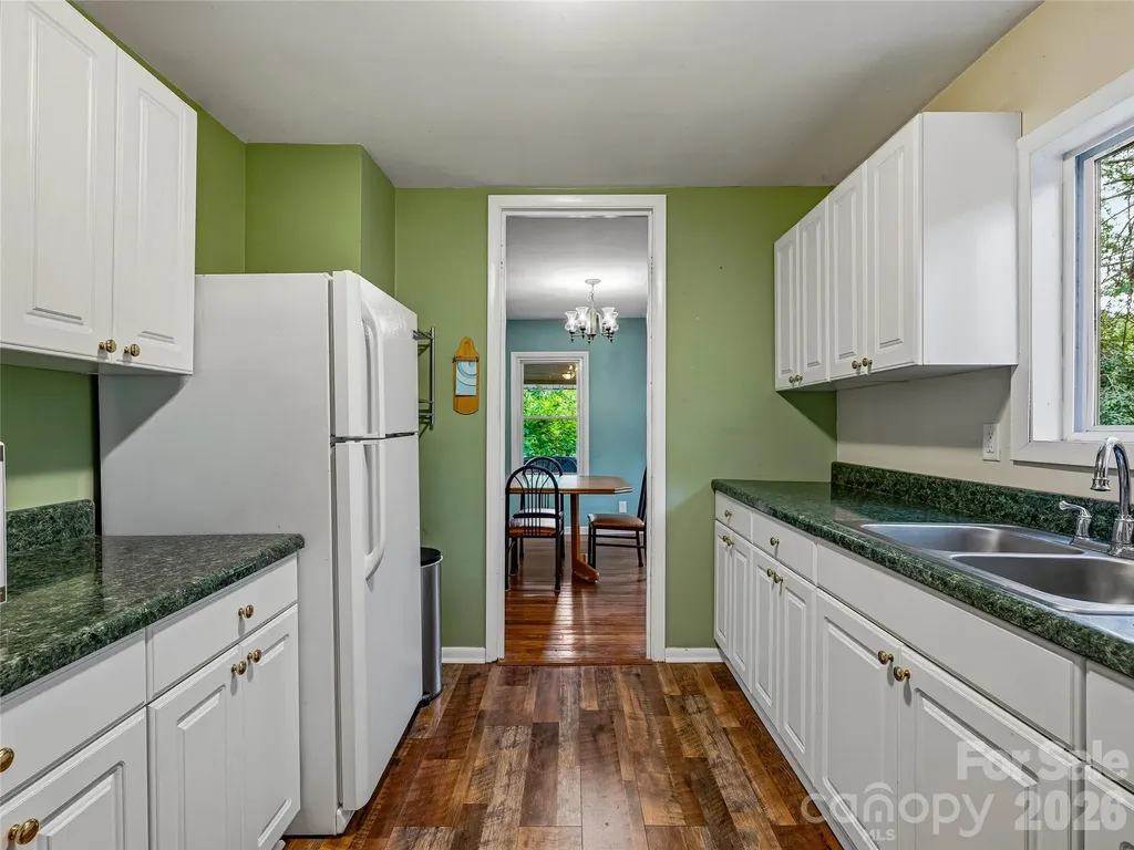 506 Johnston School Road Asheville NC 28806