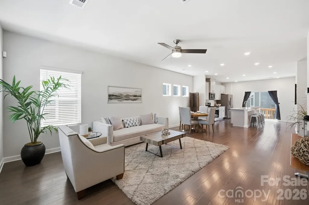 3742 Memorial Parkway Charlotte NC 28217