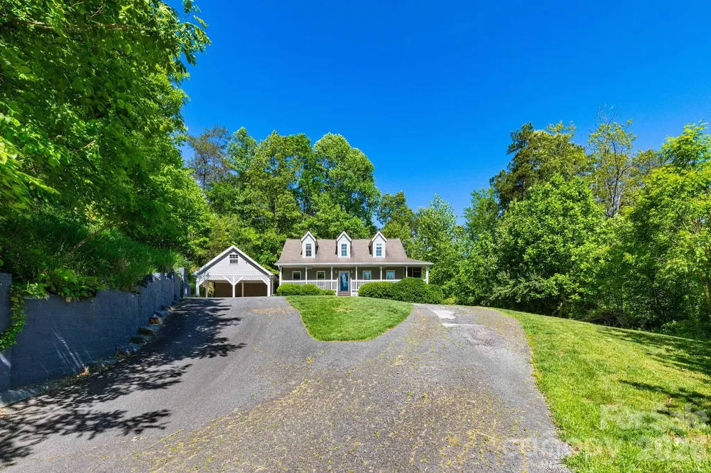 215 Butternut Lane Leicester NC 28748