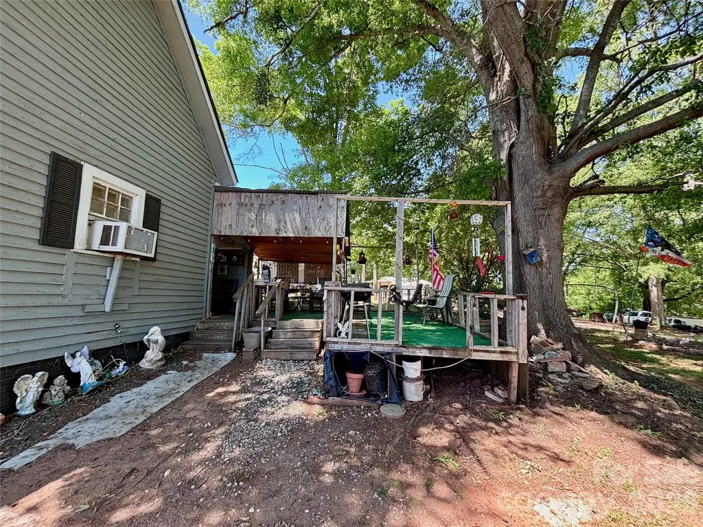 126 West Street Ellenboro NC 28040