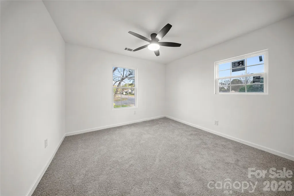10107 Clairemore Place Charlotte NC 28216
