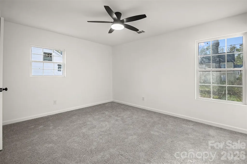 10107 Clairemore Place Charlotte NC 28216