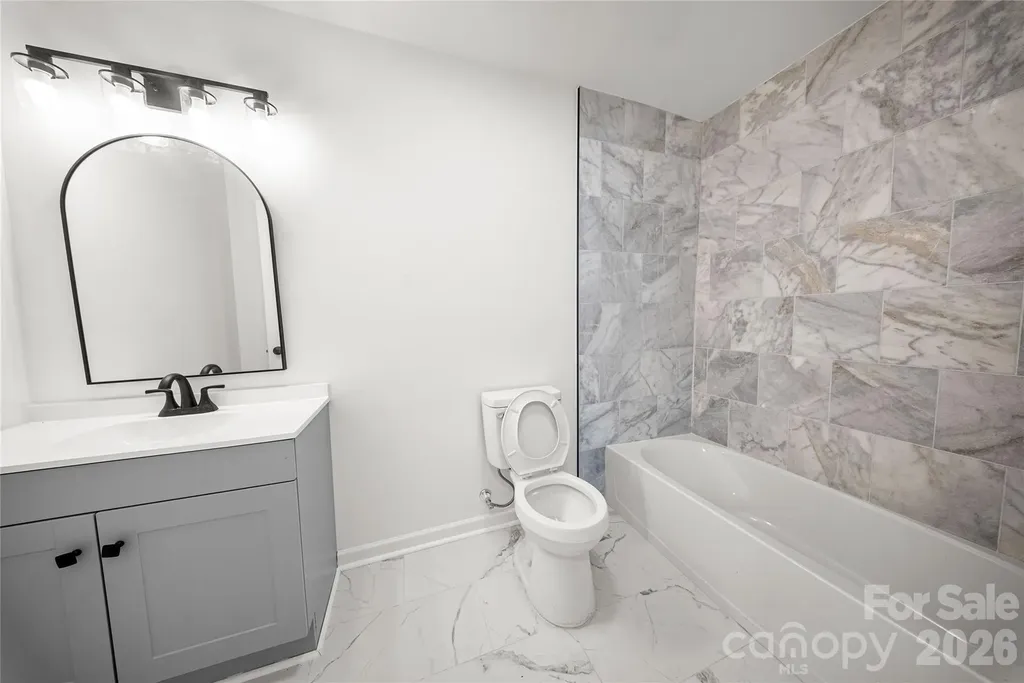 10107 Clairemore Place Charlotte NC 28216