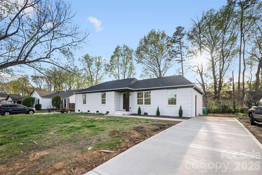 10107 Clairemore Place Charlotte NC 28216