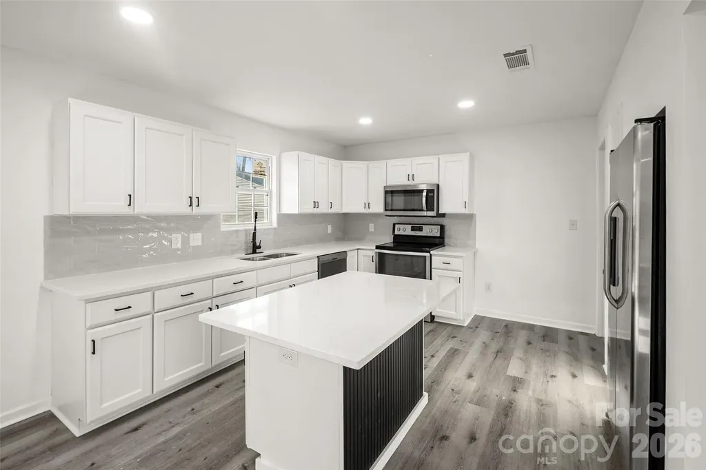 10107 Clairemore Place Charlotte NC 28216
