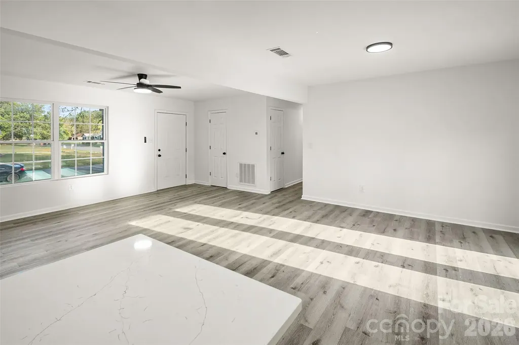 10107 Clairemore Place Charlotte NC 28216