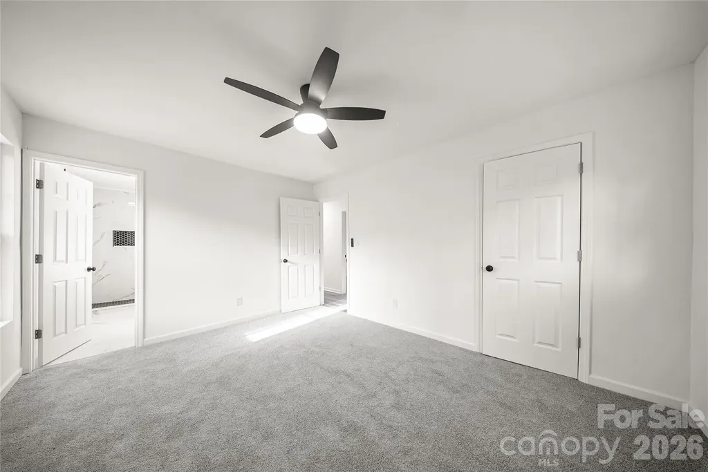 10107 Clairemore Place Charlotte NC 28216