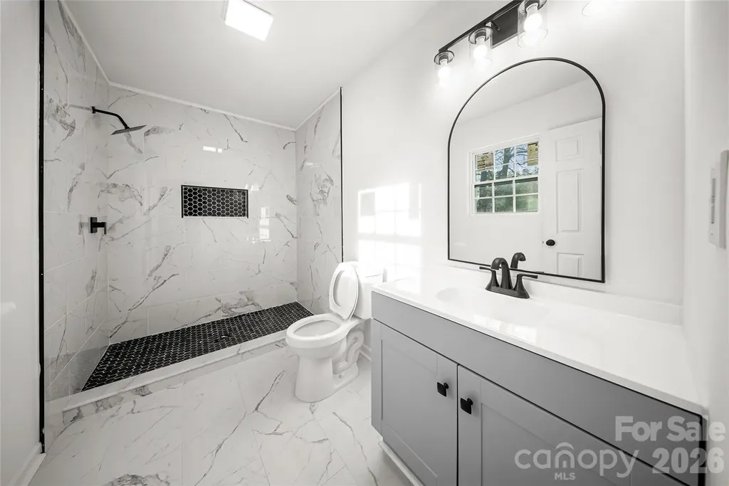 10107 Clairemore Place Charlotte NC 28216