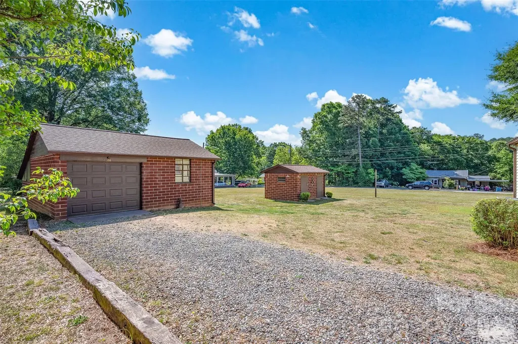 320 Cook Street Mooresville NC 28115