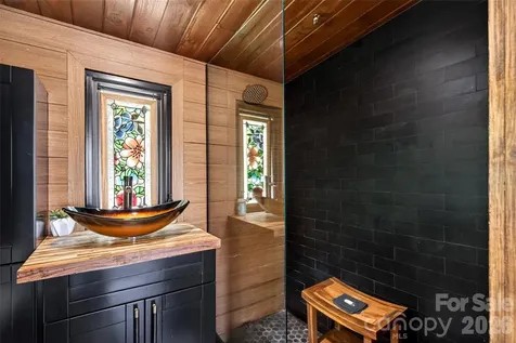 259 East Lester Lane Hendersonville NC 28739