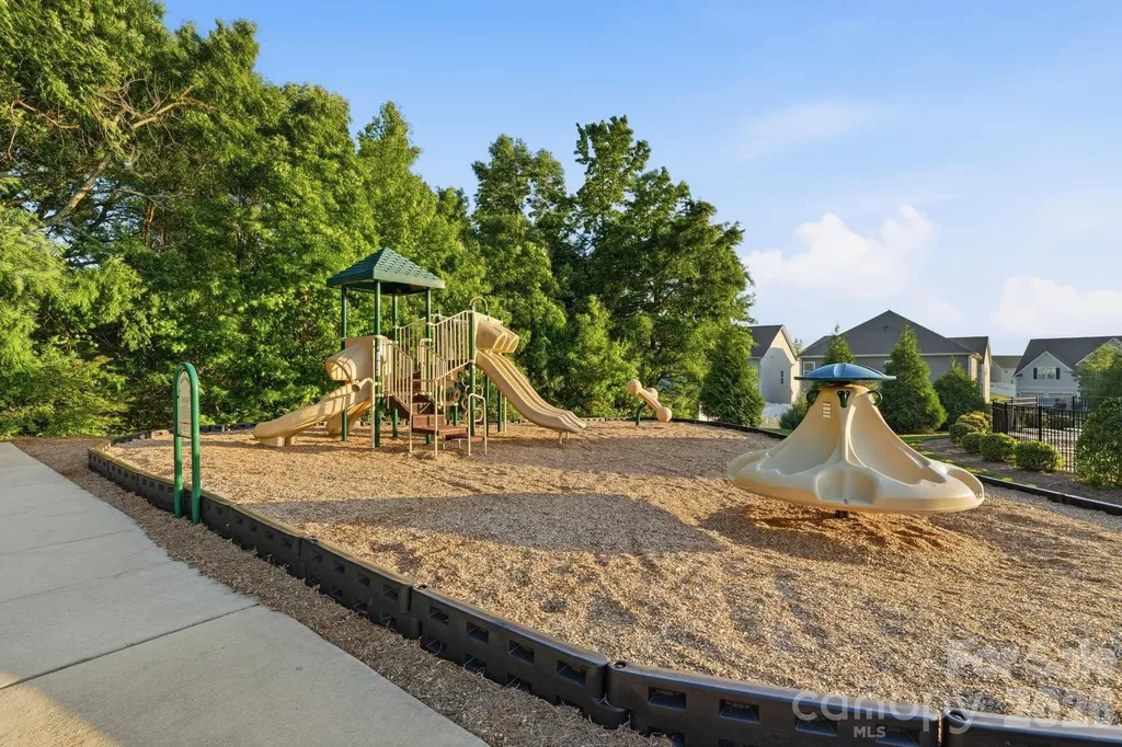 108 W Northstone Road Mooresville NC 28115