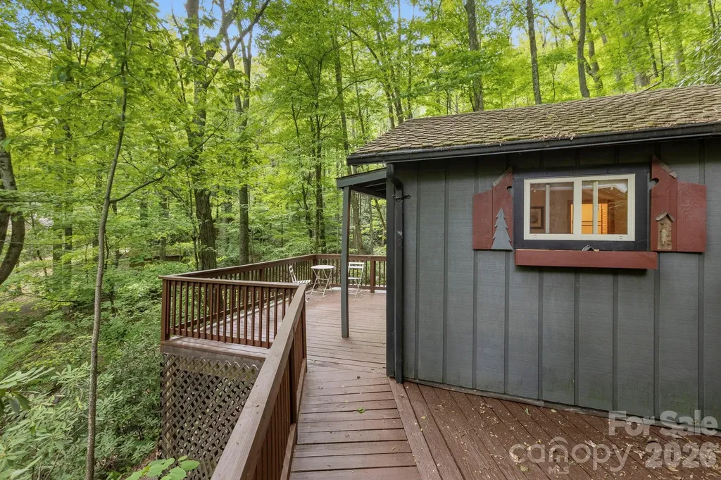 500 Winter Star Road Burnsville NC 28714