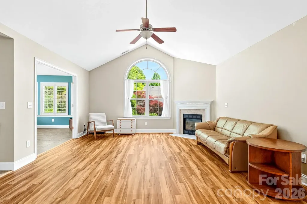 60 Mountain Meadow Circle Weaverville NC 28787