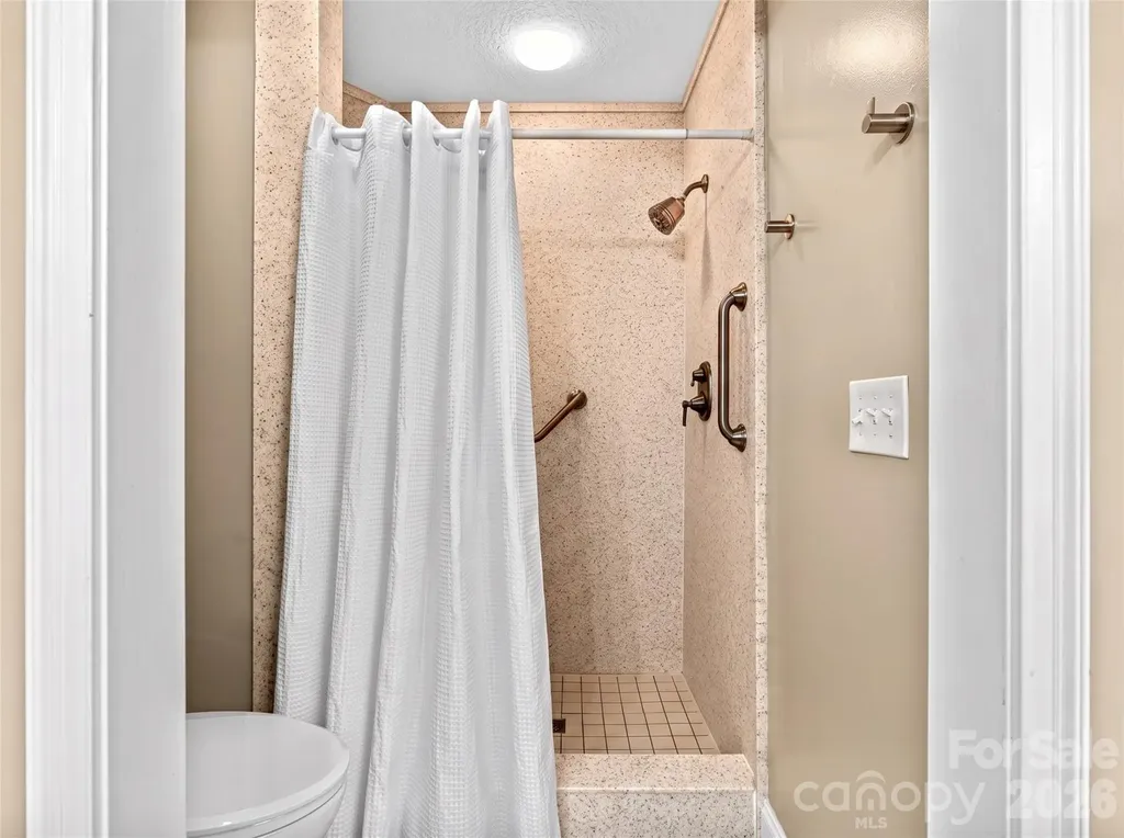 60 Mountain Meadow Circle Weaverville NC 28787