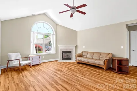 60 Mountain Meadow Circle Weaverville NC 28787