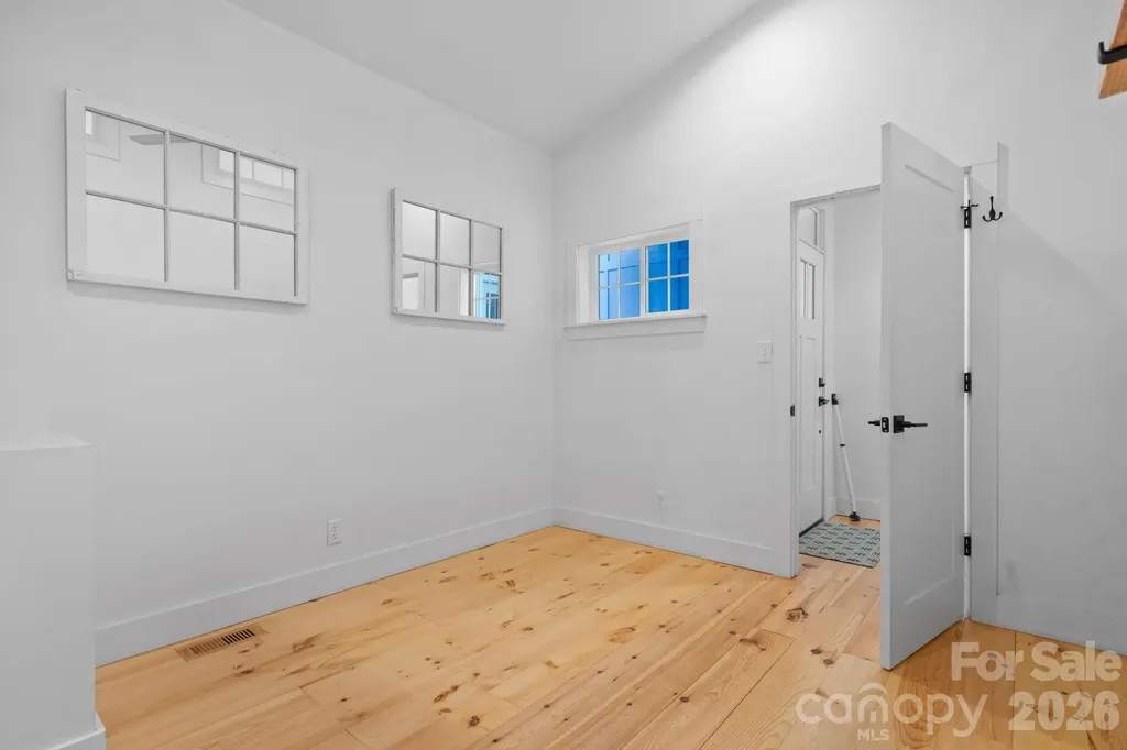 3813 54th Avenue NE Hickory NC 28601