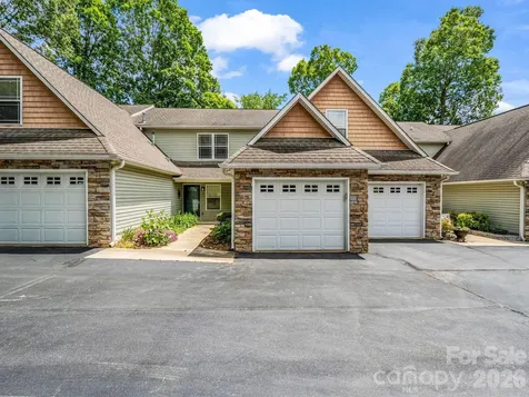 4 Rathfarnham Road Asheville NC 28803