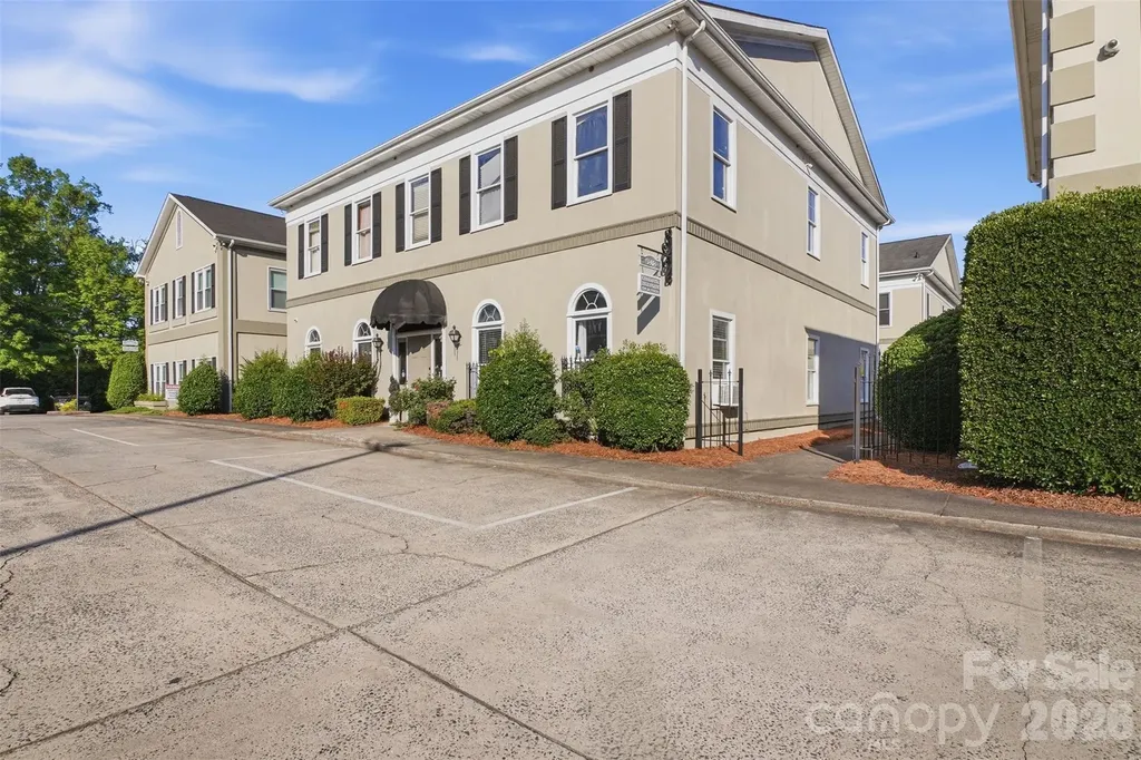 5808 Monroe Road Charlotte NC 28212