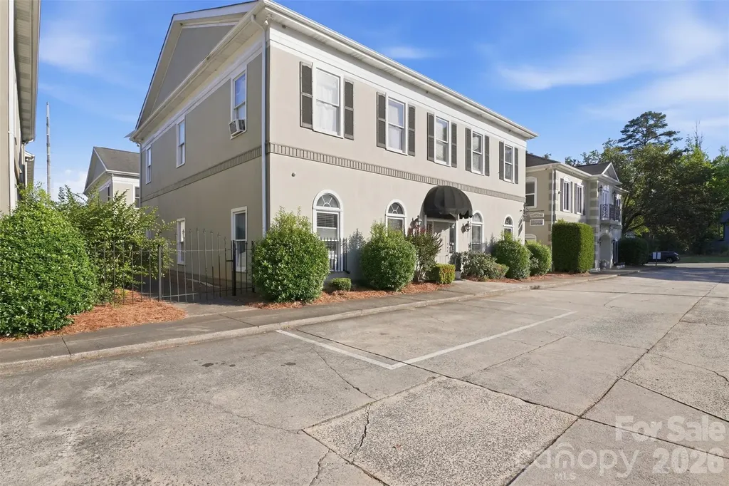 5808 Monroe Road Charlotte NC 28212