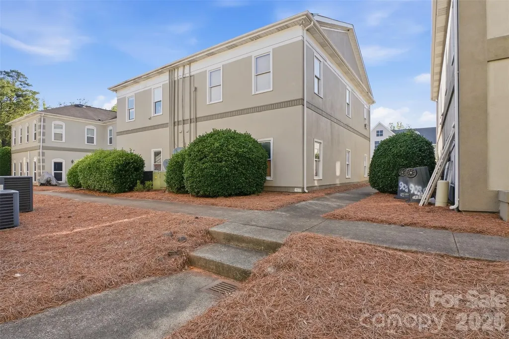 5808 Monroe Road Charlotte NC 28212