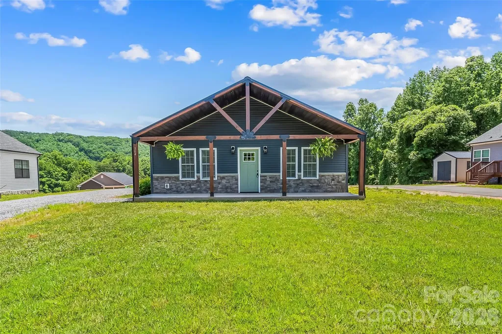 364 Carolina Avenue Marion NC 28752