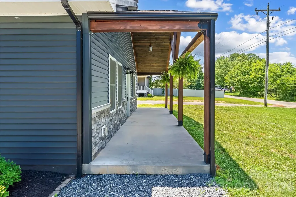 364 Carolina Avenue Marion NC 28752