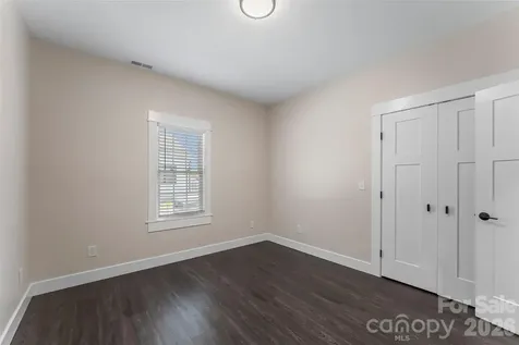 364 Carolina Avenue Marion NC 28752