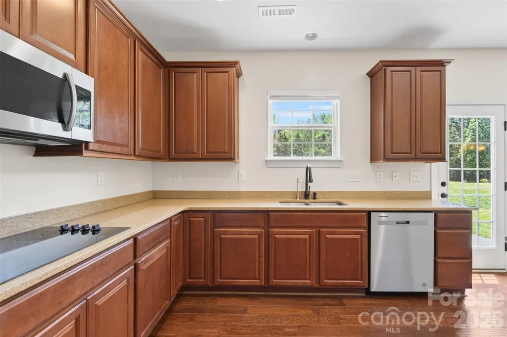 1008 Spring Rose Lane Matthews NC 28104