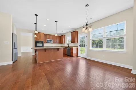 1008 Spring Rose Lane Matthews NC 28104