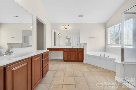 1008 Spring Rose Lane Matthews NC 28104