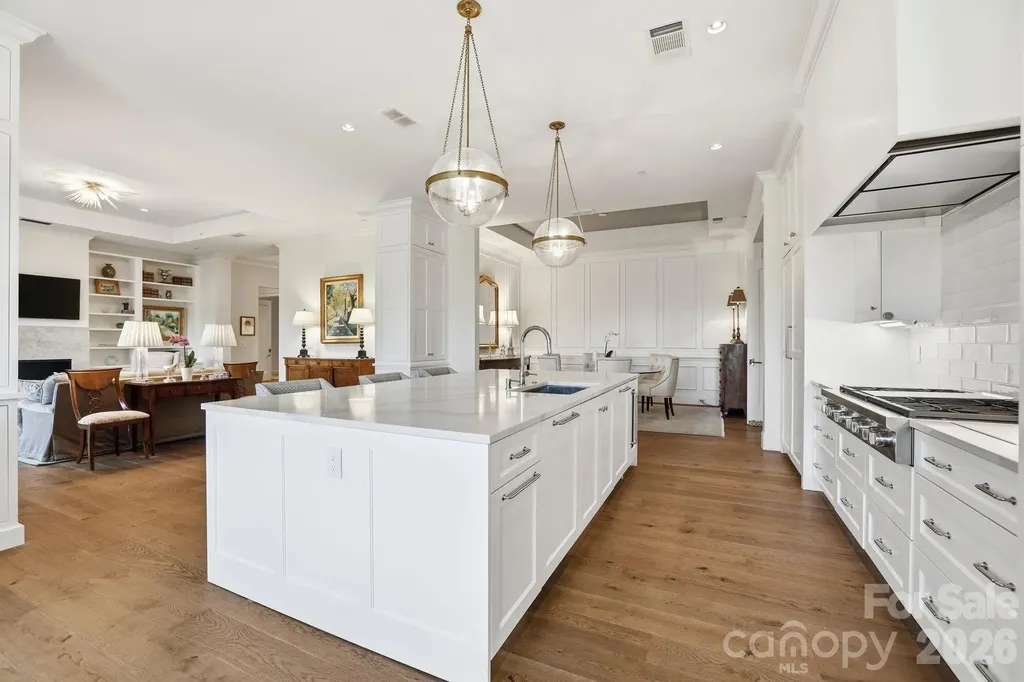 130 Cherokee Road Charlotte NC 28207
